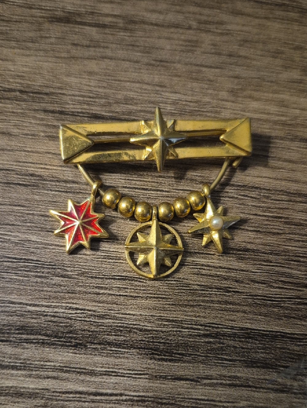 Vintage Avon Presidents Club gold tone brooch Lapel pin